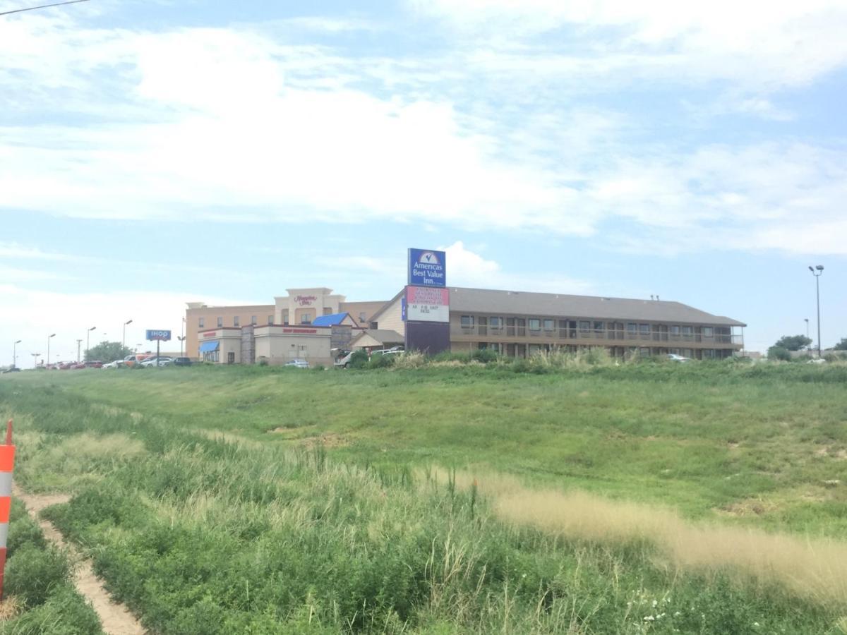 Americas Best Value Inn - Гарден-Сіті Екстер'єр фото