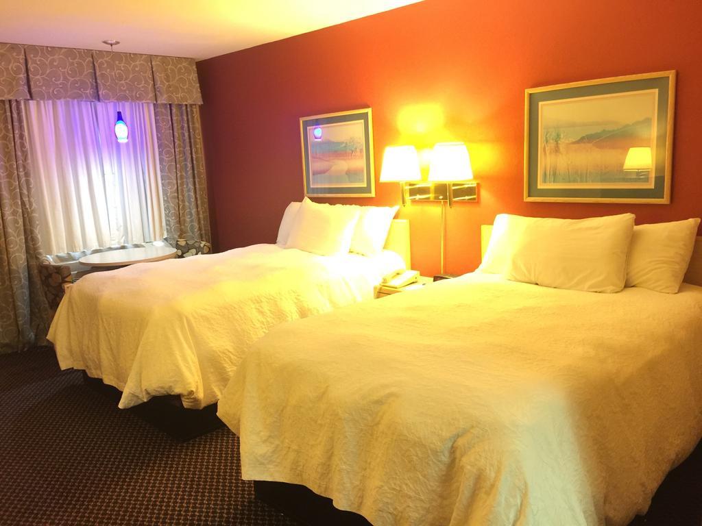 Americas Best Value Inn - Гарден-Сіті Екстер'єр фото