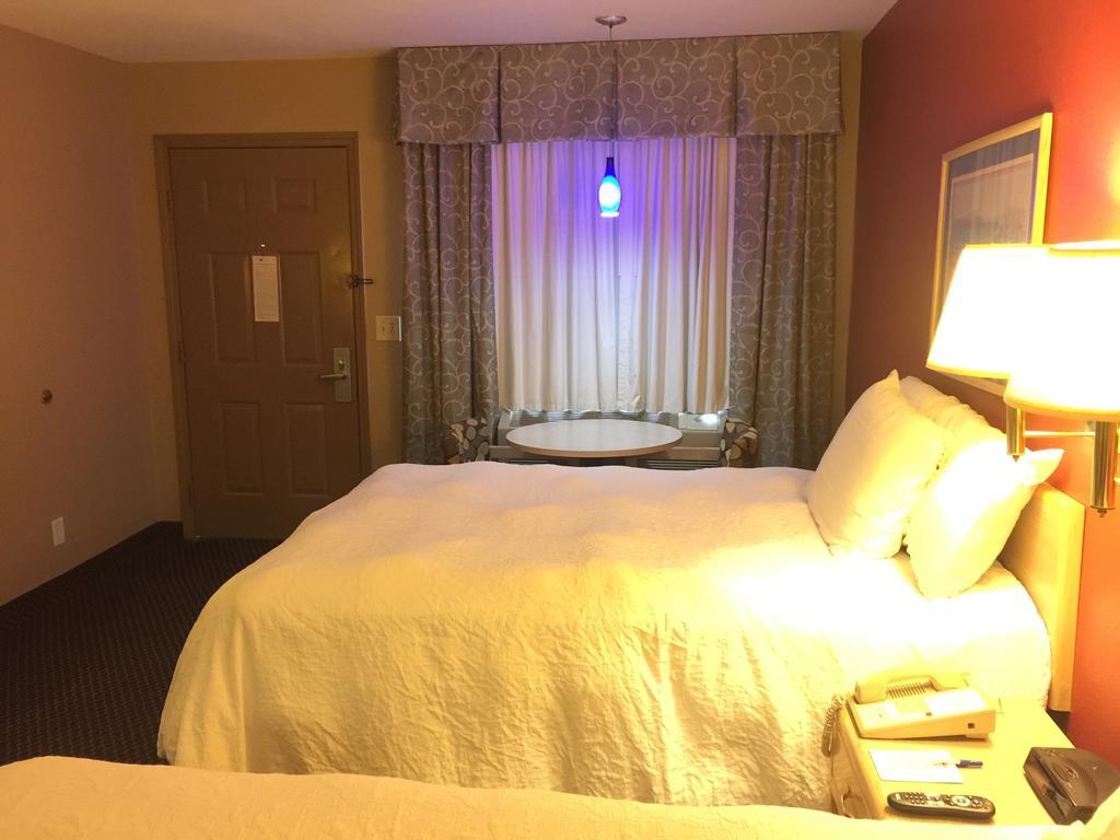 Americas Best Value Inn - Гарден-Сіті Екстер'єр фото