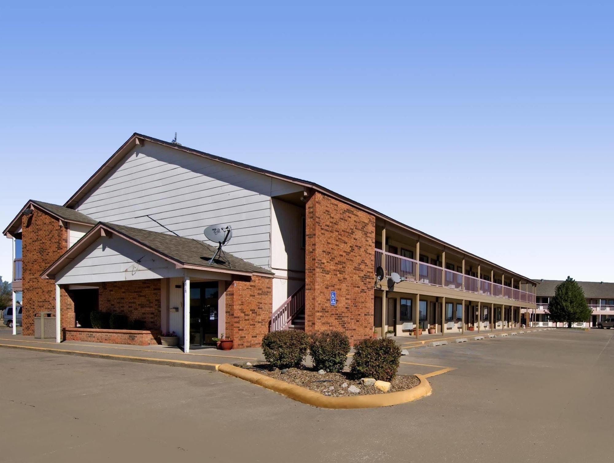 Americas Best Value Inn - Гарден-Сіті Екстер'єр фото