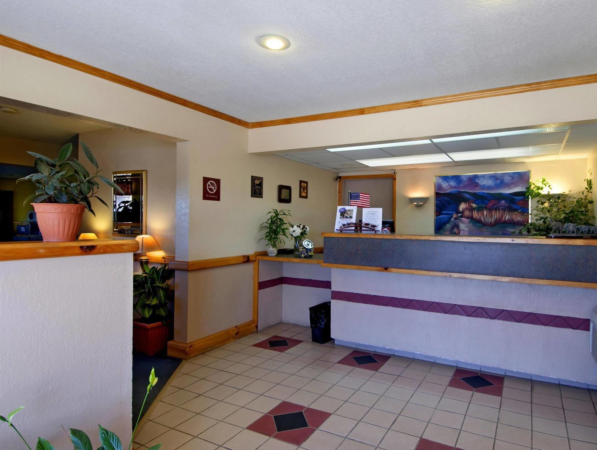 Americas Best Value Inn - Гарден-Сіті Екстер'єр фото