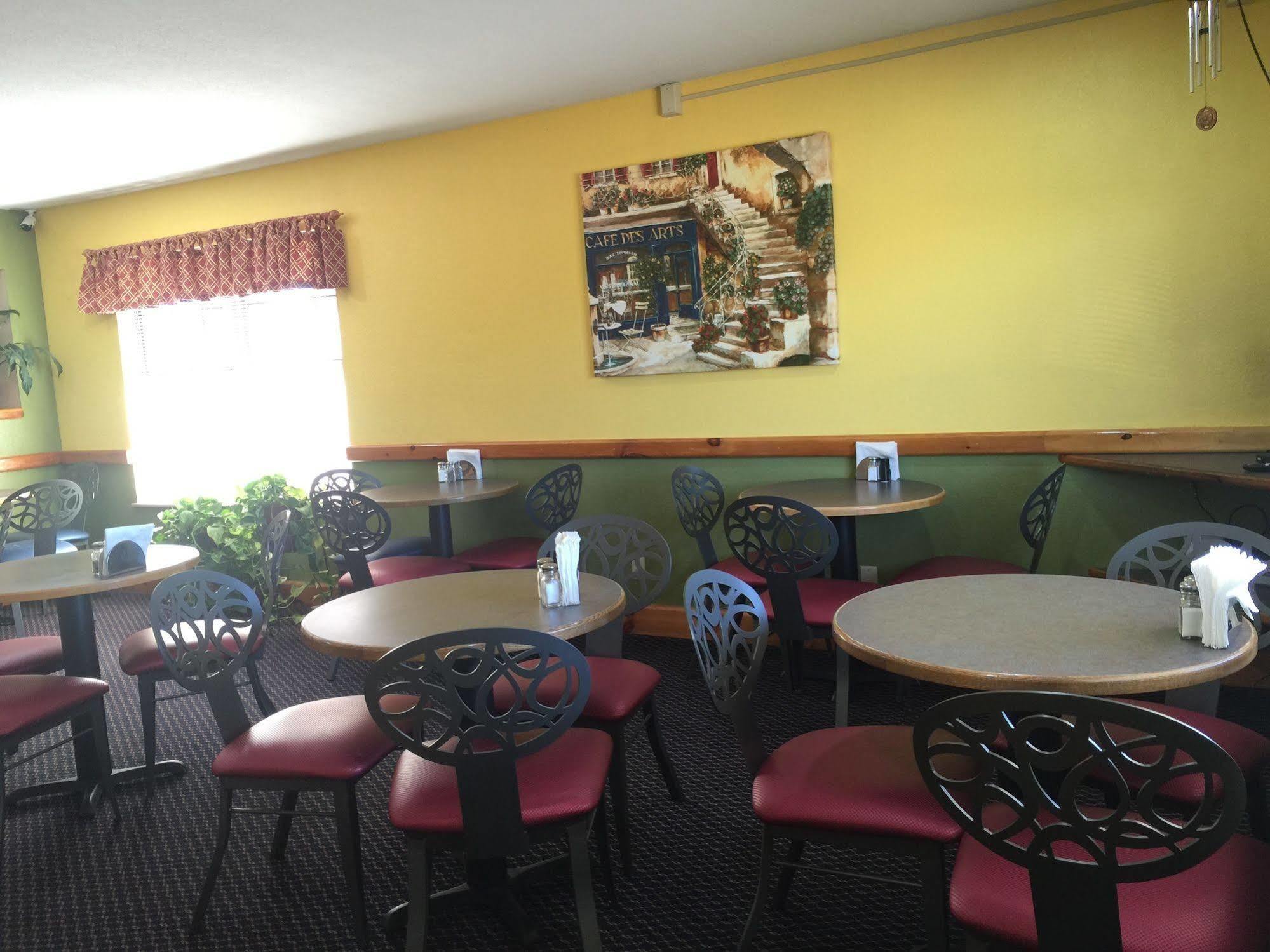 Americas Best Value Inn - Гарден-Сіті Екстер'єр фото